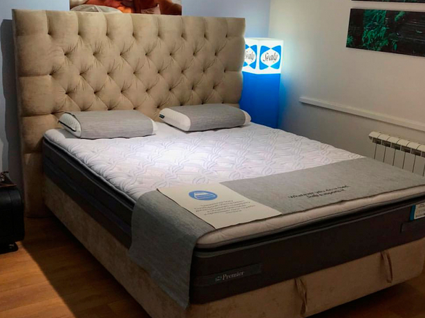 Кровать Brooklyn с основанием Raibox с ПМ